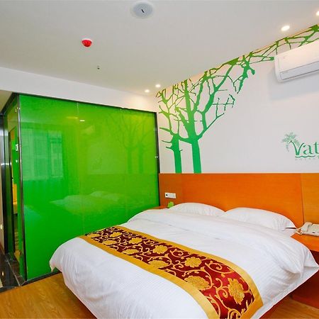 Vatica Shanghai Pudong Airport Town Renmintang Road Hotel Exterior foto