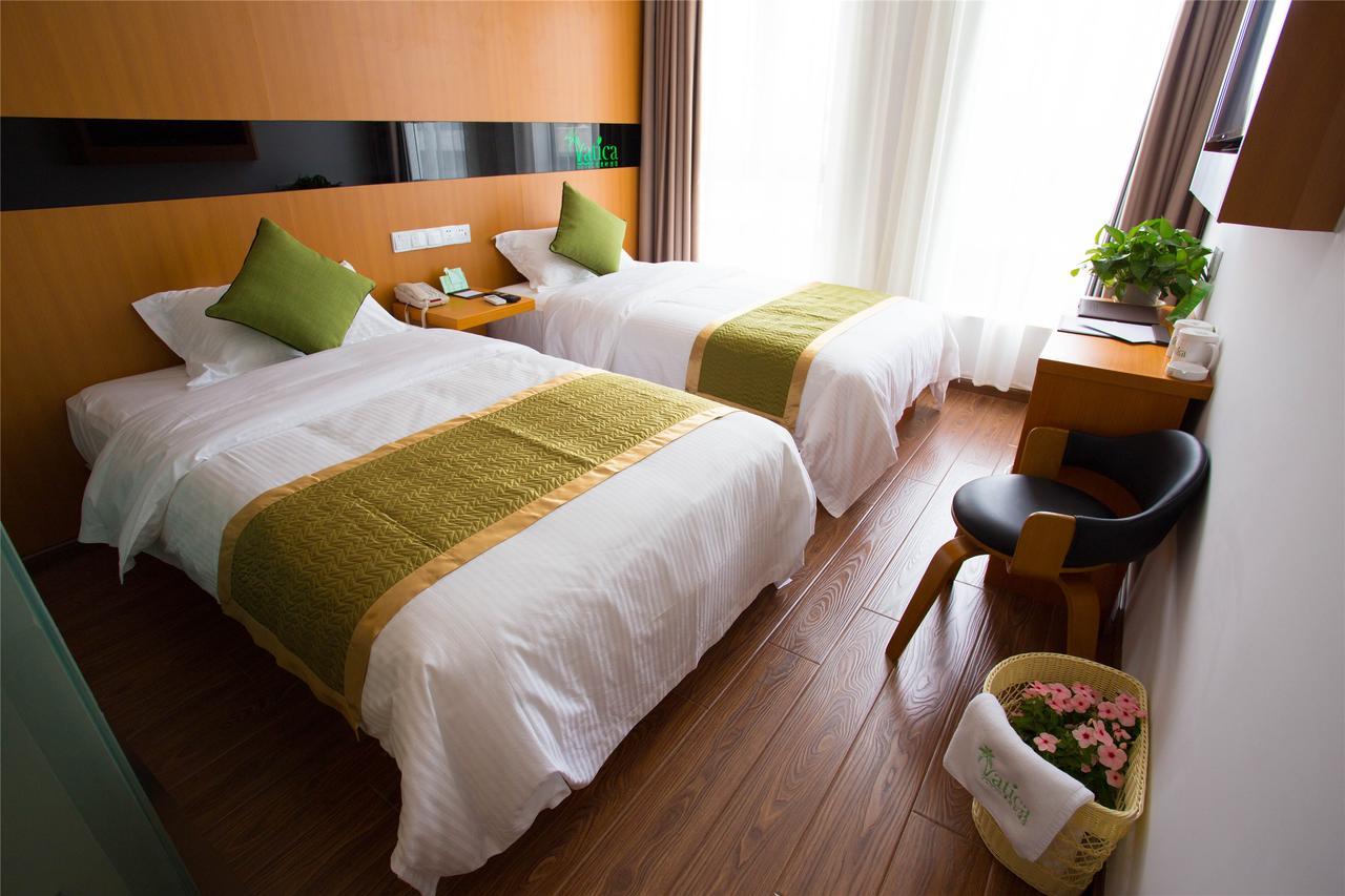 Vatica Shanghai Pudong Airport Town Renmintang Road Hotel Exterior foto